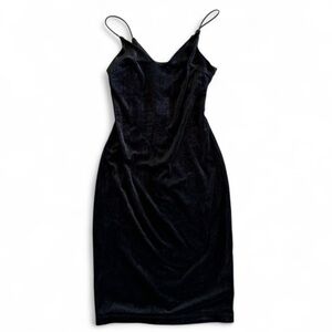 Sleek Black Velvet Midi Slip Dress with Spaghetti Straps